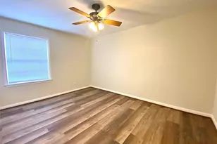 5502 Evergreen St, Houston, TX 77081 - Photo 8