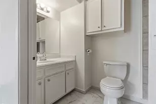 11000 Kinghurst Dr, Houston, TX 77099 - Photo 16