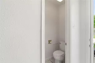 11000 Kinghurst Dr, Houston, TX 77099 - Photo 6