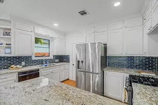 606 Vincent St, Houston, TX 77009 - Photo 8