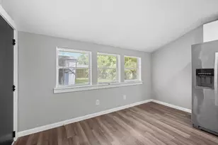5242 Greylog Dr, Houston, TX 77048 - Photo 6