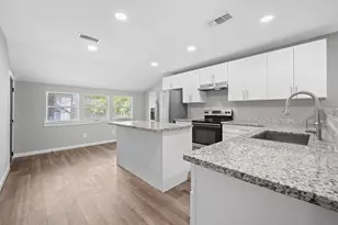 5242 Greylog Dr, Houston, TX 77048 - Photo 4