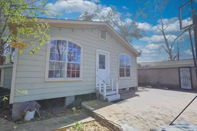 7211 Roswell Street N, Houston, TX 77022 - Photo 2