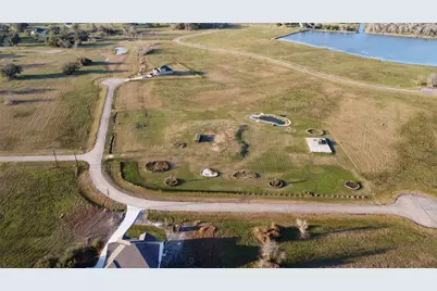 225 Cripple Creek Lane, Angleton, TX 77515 - Photo 6