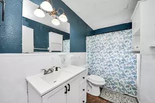 204 S 4th St, Alvin, TX 77511 - Photo 22
