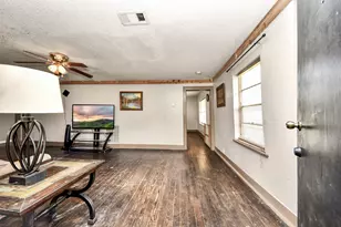 204 S 4th St, Alvin, TX 77511 - Photo 6