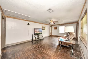 204 S 4th St, Alvin, TX 77511 - Photo 10