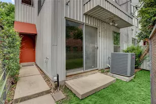 910 Ruthven St, Houston, TX 77019 - Photo 2