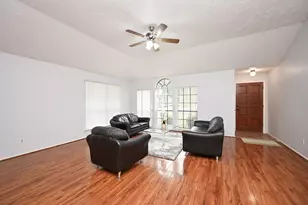 3551 Santa Rosa Ln, Sugar Land, TX 77478 - Photo 6