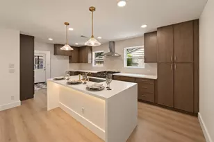 10111 Kerrwood Ln, Houston, TX 77080 - Photo 2