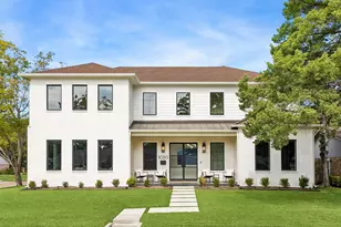 1030 Chamboard Ln, Houston, TX 77018 - Photo 1