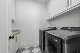 1030 Chamboard Ln, Houston, TX 77018 - Photo 46