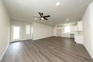 2110 Creole Crk Ln, Houston, TX 77090 - Photo 4