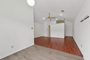 8219 Winding Meadow Ct, Houston, TX 77040 - Photo 24