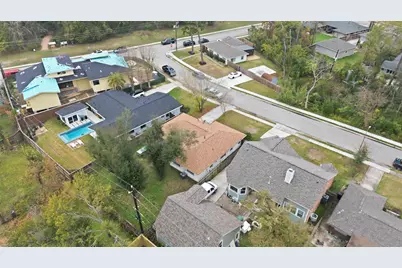 6023 Pineshade Lane, Houston, TX 77008 - Photo 14