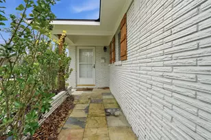 6023 Pineshade Ln, Houston, TX 77008 - Photo 2