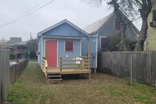 723 Sealy St, Galveston, TX 77550 - Photo 14
