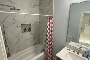 5715 Belarbor St, Houston, TX 77033 - Photo 8