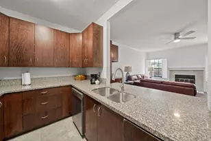 9850 Pagewood Ln, Houston, TX 77042 - Photo 8
