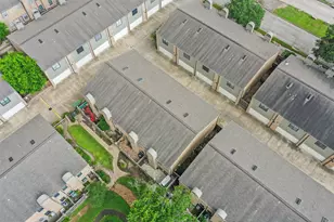 9850 Pagewood Ln, Houston, TX 77042 - Photo 30