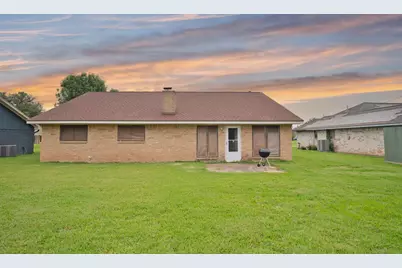 103 Sunflower Street, Lake Jackson, TX 77566 - Photo 22