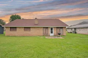 103 Sunflower St, Lake Jackson, TX 77566 - Photo 22