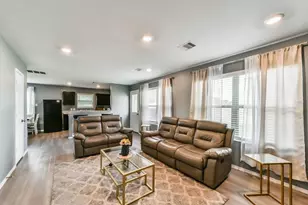 162 Kelly St, Angleton, TX 77515 - Photo 4