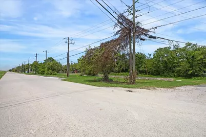 408 N Oak Street, Texas City, TX 77591 - Photo 4