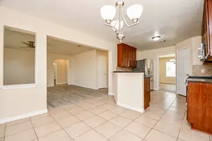 10439 Lauren Creek Dr, Baytown, TX 77523 - Photo 14