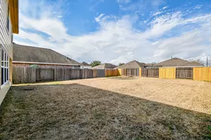 10439 Lauren Creek Dr, Baytown, TX 77523 - Photo 32