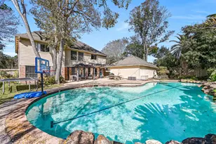 303 Melodywood Dr, Friendswood, TX 77546 - Photo 32