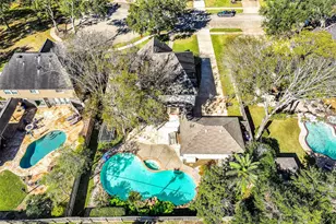 303 Melodywood Dr, Friendswood, TX 77546 - Photo 36