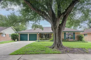 1708 Capstan Rd, Houston, TX 77062 - Photo 2