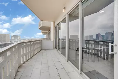 2016 Main Street #1707, Houston, TX 77002 - Photo 2