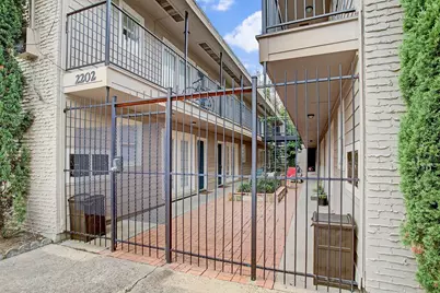 2202 Park Street #12, Houston, TX 77019 - Photo 1