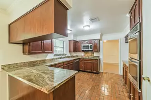 3111 Rockyridge Dr, Houston, TX 77063 - Photo 2