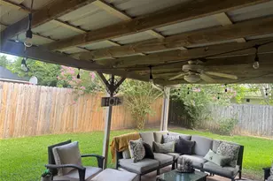 3127 Pecan Point Dr, Sugar Land, TX 77478 - Photo 4