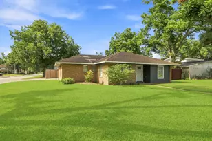 1318 Carolyn Ct, Humble, TX 77338 - Photo 2