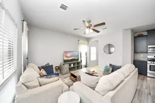 13323 Colina Mdws Ln, Houston, TX 77048 - Photo 4