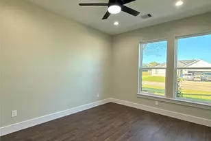 443 Wellshire Dr, West Columbia, TX 77486 - Photo 22