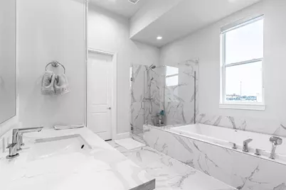 10939 Grove Tree Lane, Houston, TX 77043 - Photo 30