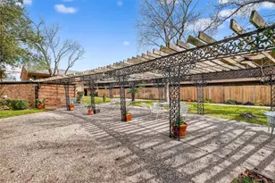 7600 Burgoyne Rd, Houston, TX 77063 - Photo 32