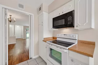7600 Burgoyne Road #121, Houston, TX 77063 - Photo 12