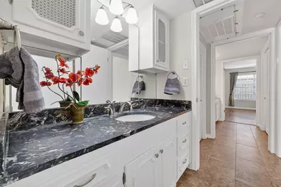 7600 Burgoyne Road #121, Houston, TX 77063 - Photo 16