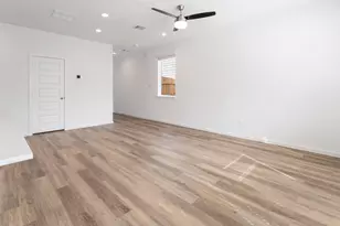 7608 Inwood Grv Ln, Houston, TX 77088 - Photo 12