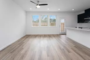 7608 Inwood Grv Ln, Houston, TX 77088 - Photo 10