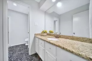 7846 Kendalia Dr, Houston, TX 77036 - Photo 18