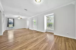 7846 Kendalia Dr, Houston, TX 77036 - Photo 4
