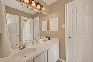 6631 Alicant Dr, Sugar Land, TX 77479 - Photo 32