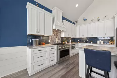 5226 Bayside Drive, Baytown, TX 77523 - Photo 16